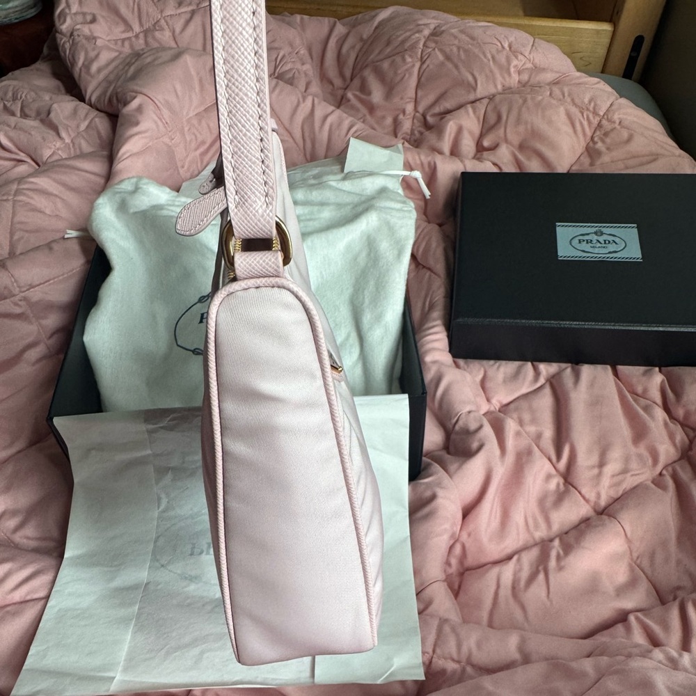 Prada Re-Edition 2005 Re-Nylon and Saffiano mini bag - Picture 2 of 10